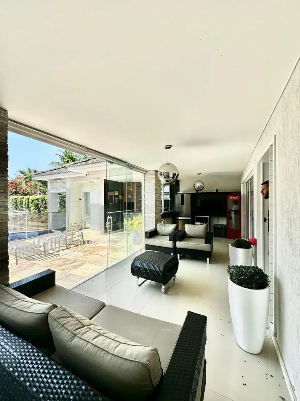 Furnished house with 5 bedrooms and open-plan kitchen — photo 12