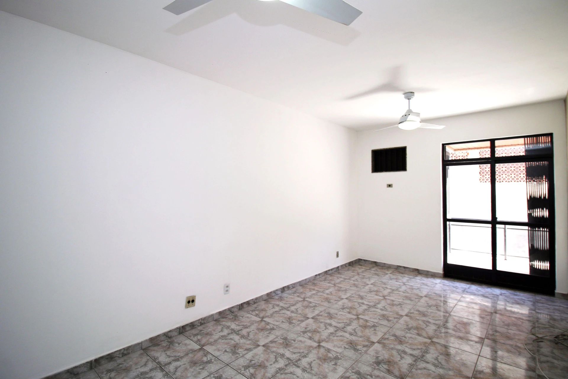 Apartamento com 3 quartos e suíte — photo 2