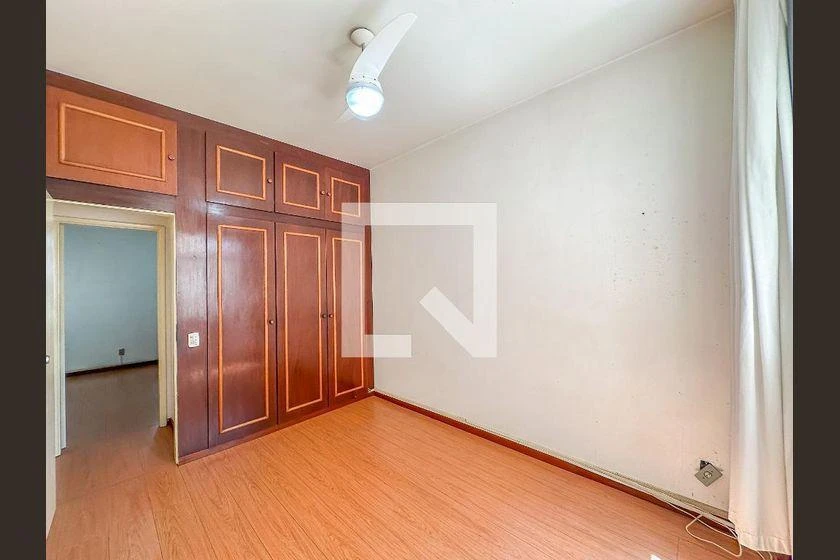 3-bedroom apartment with a bathtub — photo 6