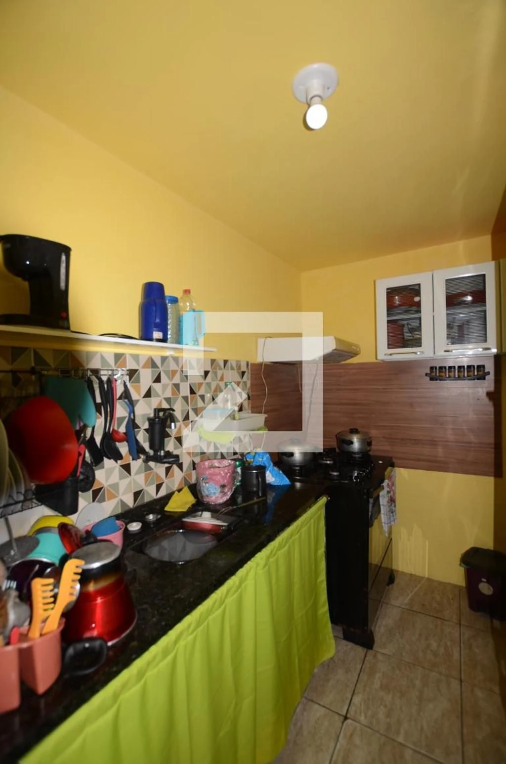 Furnished 2-bedroom apartment with 1 bathroom — photo 2