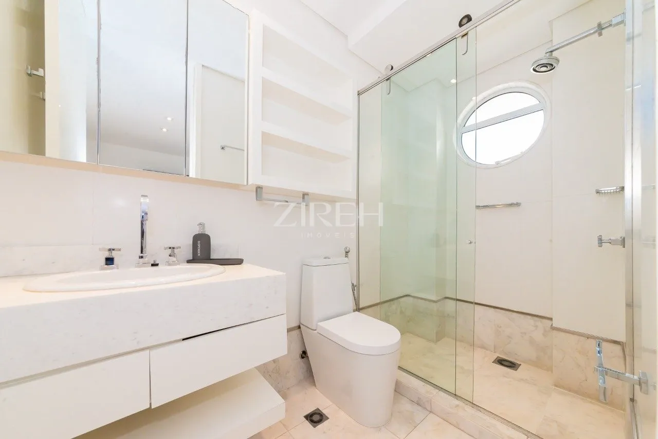 3-bedroom apartment with a home office — photo 12