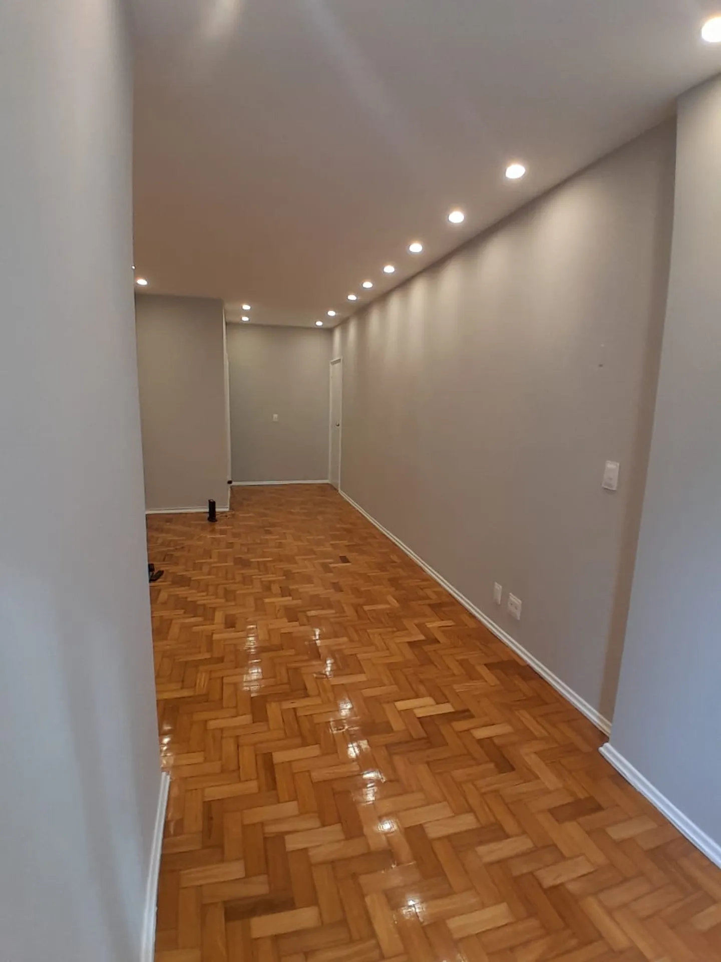 Departamento de 3 dormitorios con piso de madera o laminado — photo 27
