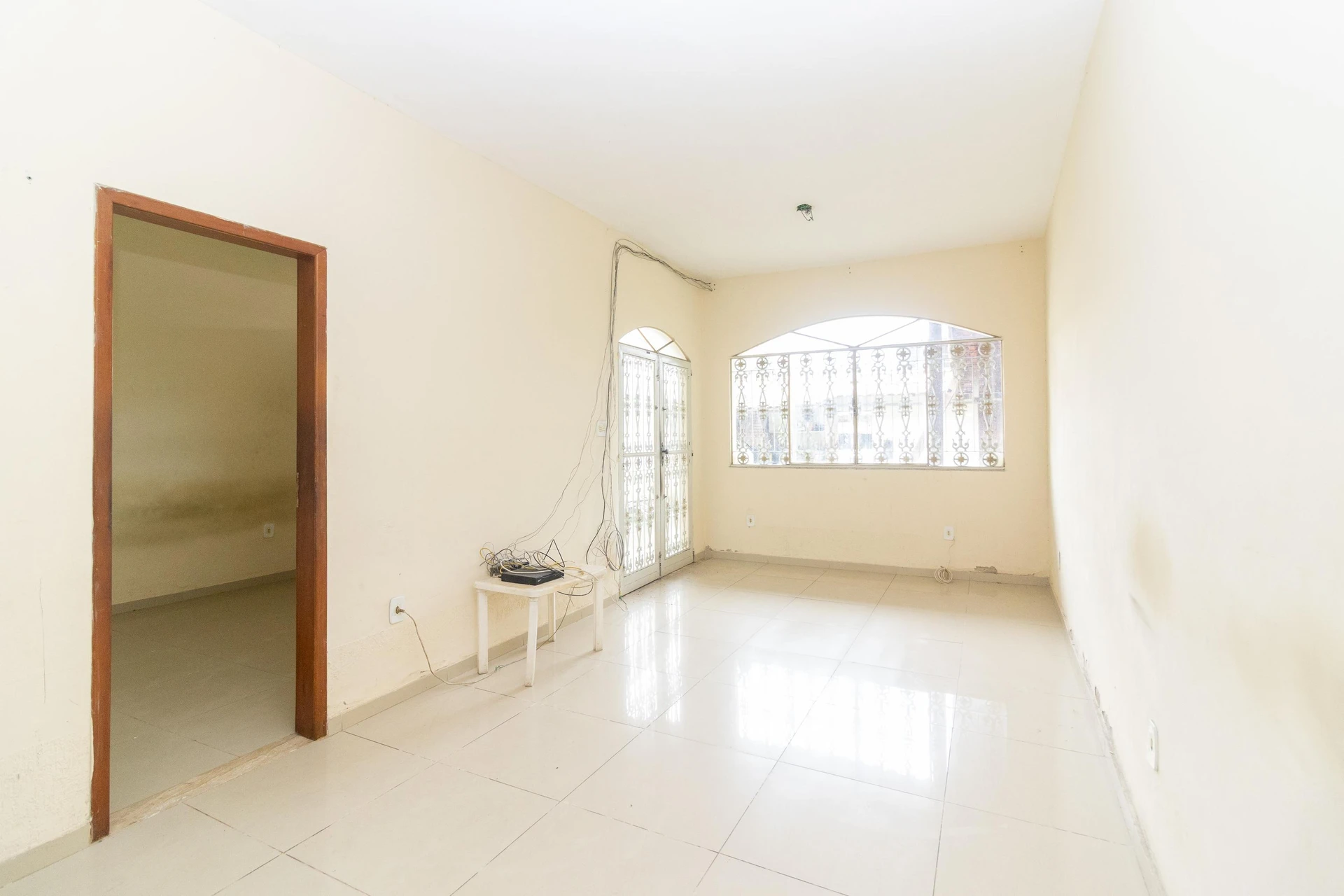 Glass-enclosed balcony in a 3-bedroom house, 110 m² — photo 18
