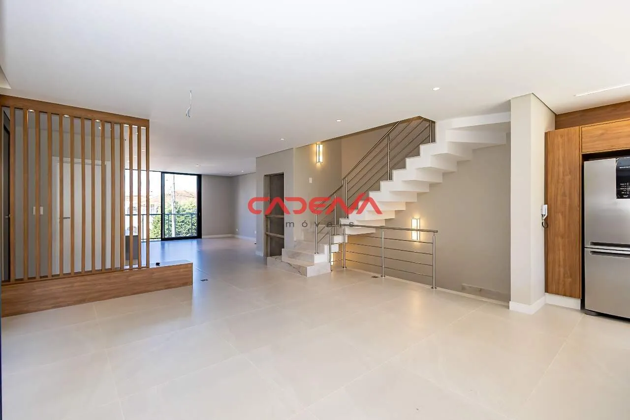 House with 4 bedrooms and 306 m² plus a balcony — photo 4