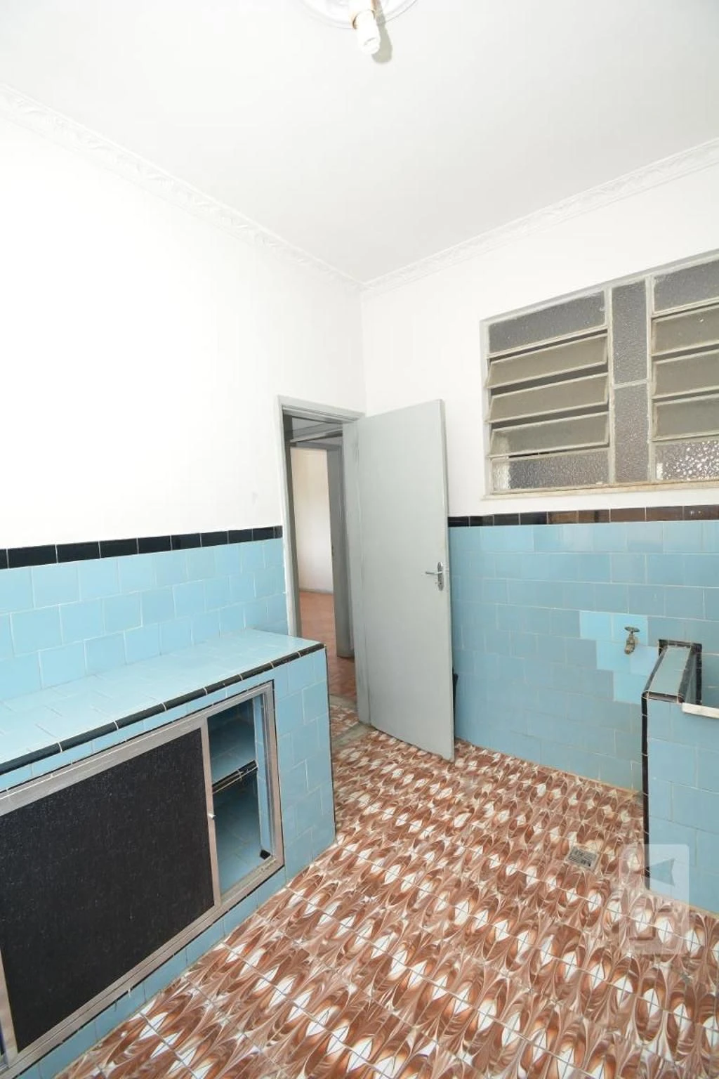 Wood or laminate floors in a 2-bedroom house, 100 m²