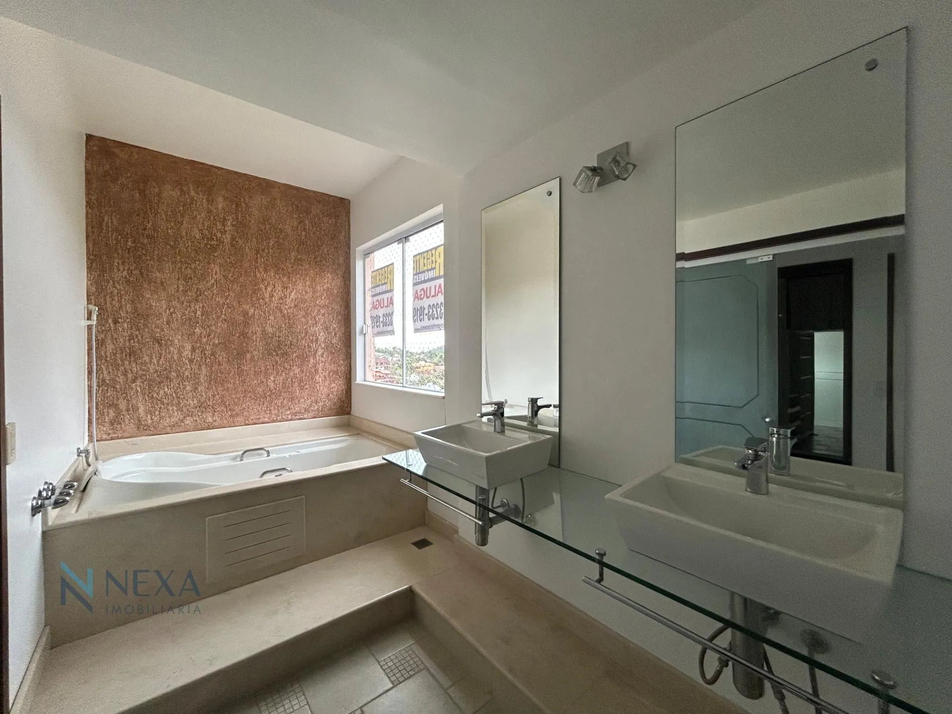 House with 5 bedrooms and 499 m², 2 en-suites — photo 23