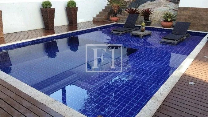 Furnished house, 450 m², with floor-to-ceiling windows — photo 8
