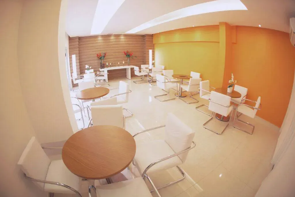 3-bedroom apartment with 4 bathrooms and a glass balcony — photo 15