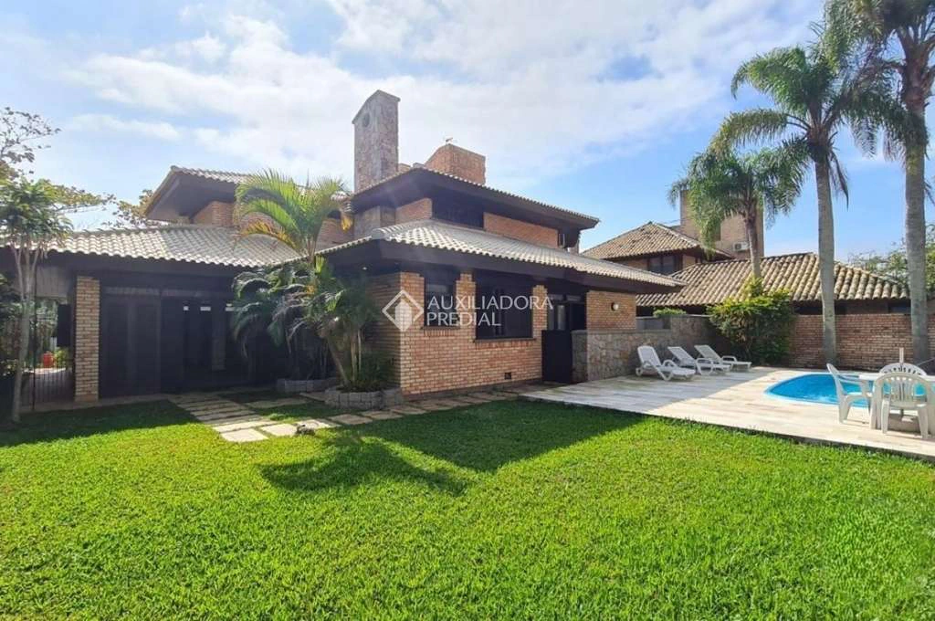 Casa com 4 quartos em suíte, 5 banheiros e 3 vagas — photo 2