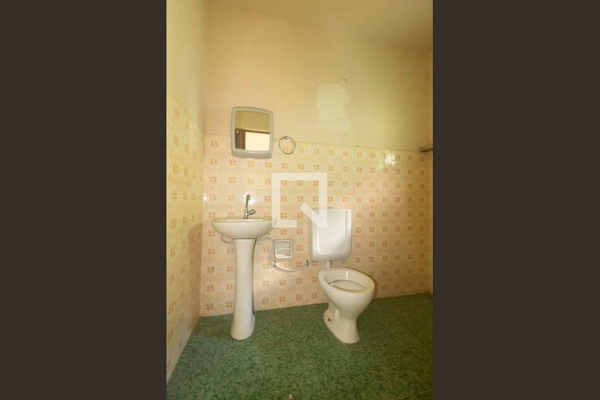 Casa con 2 dormitorios, 1 baño y zona de lavado — photo 7