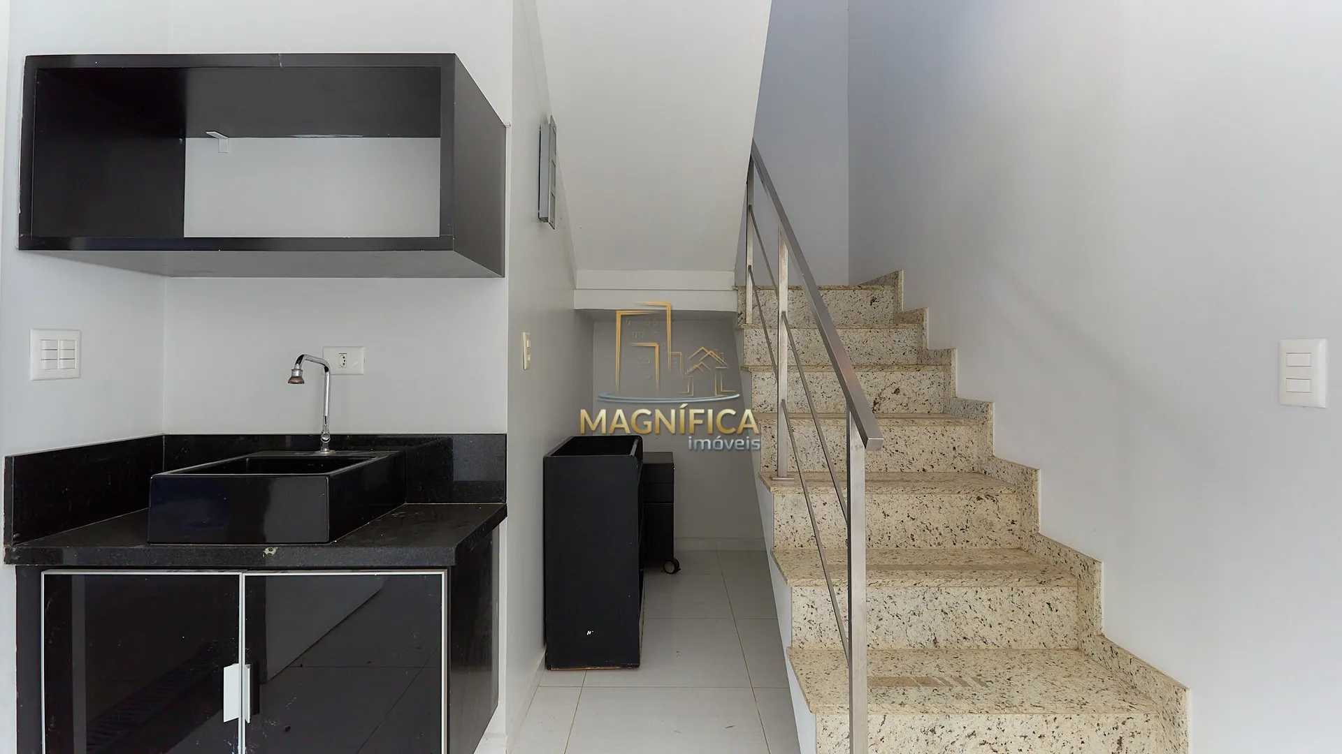 House with 4 bedrooms and 3 en-suite suites, 4 parking spaces — photo 15