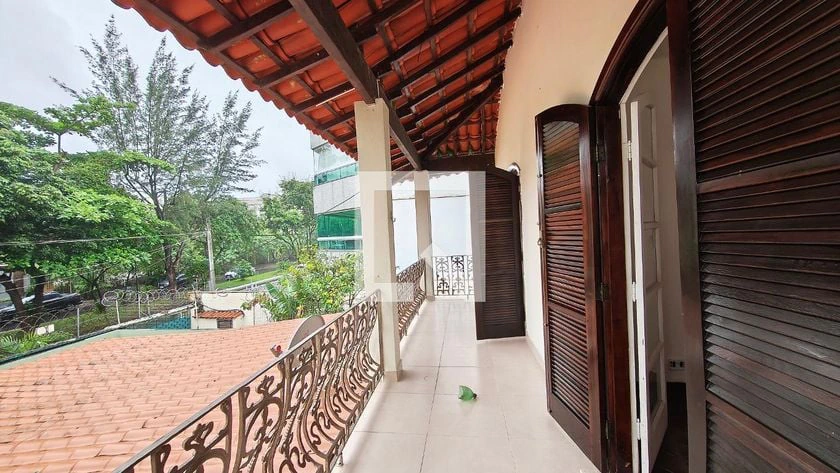 Сад и 4 спальни: дом 250 м² — photo 27