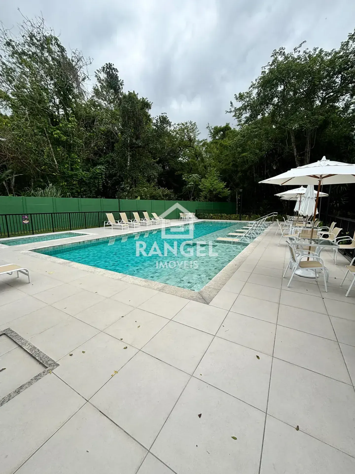 House with a private garden and a separate kitchen — photo 12
