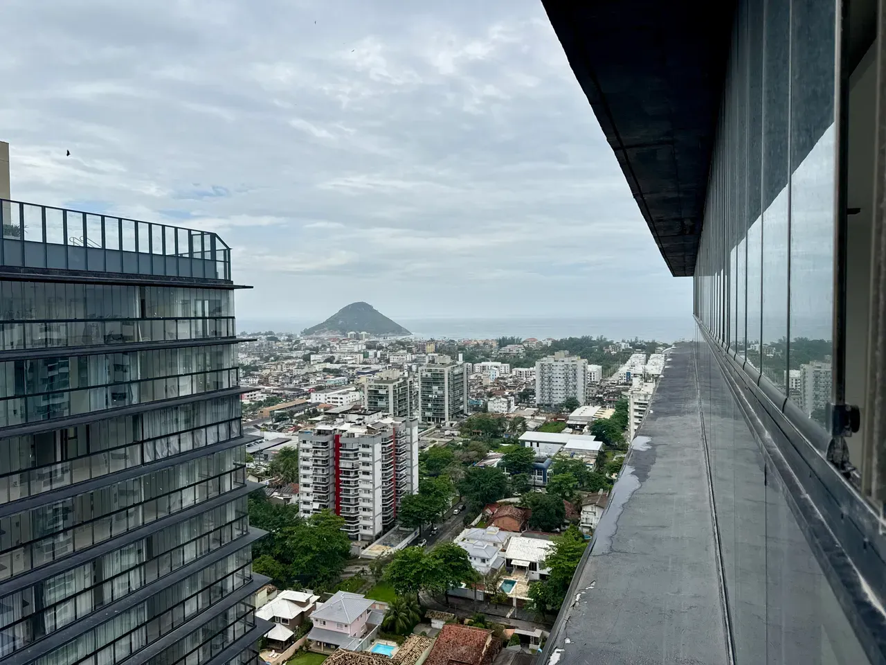 2-bedroom apartment with a water view — photo 20