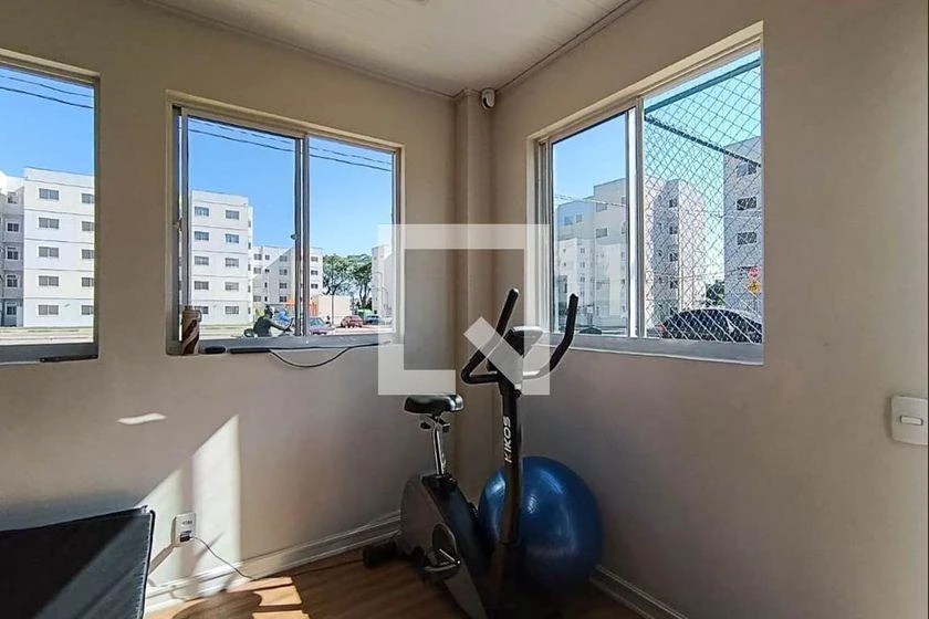 2-bedroom apartment with a closed-off kitchen — photo 9