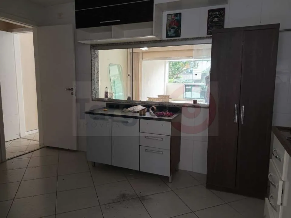 Home office in a 4-bedroom apartment, 230 m² — photo 3