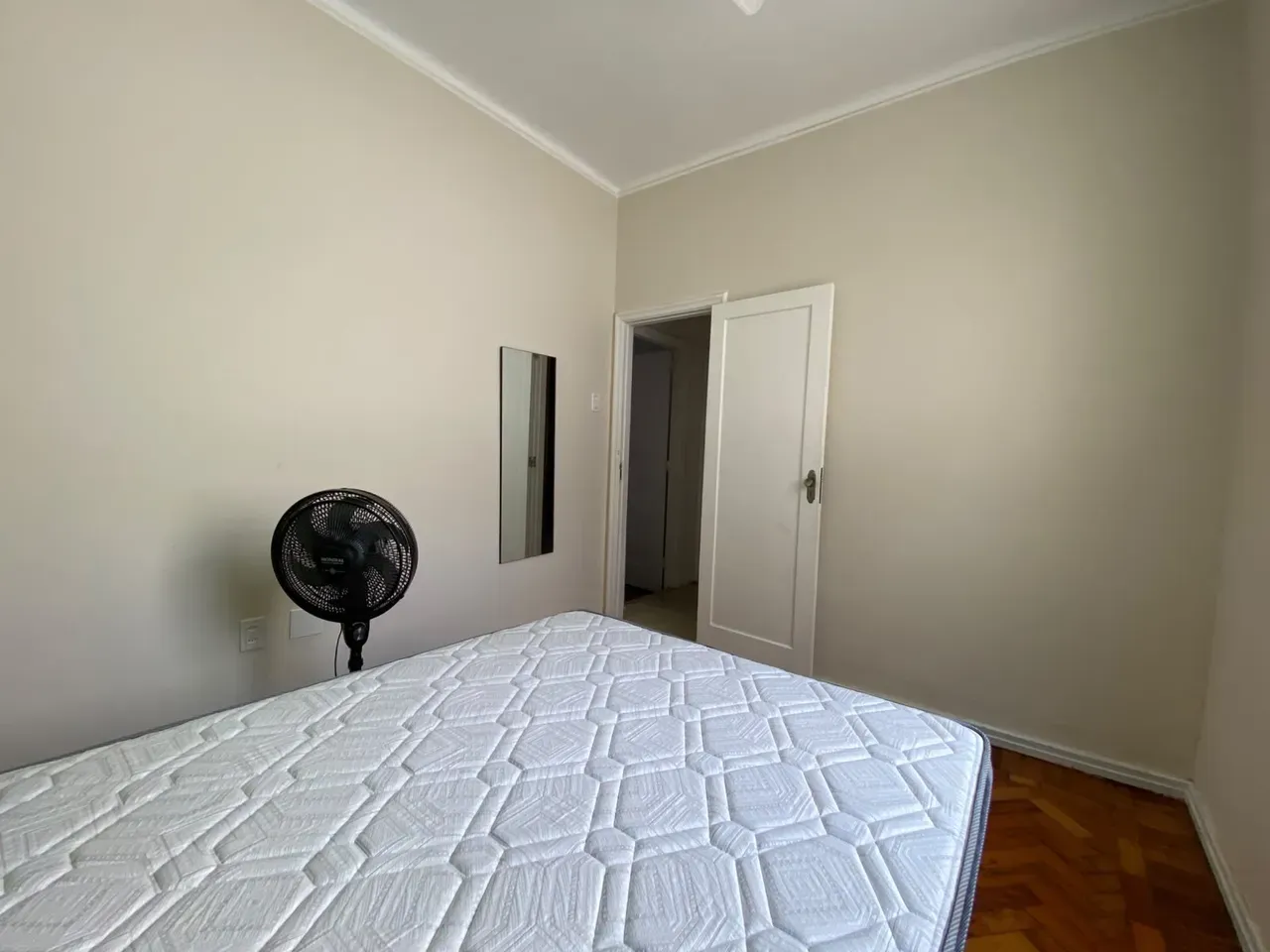 Walk-in closet in a 3-bedroom apartment, 153 m² — photo 10