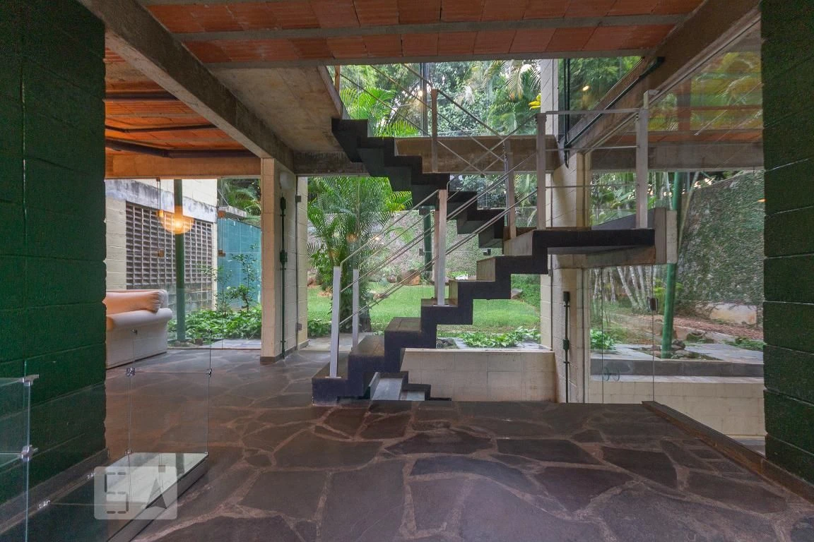 Condo house with 4 bedrooms and 400 m² — photo 54