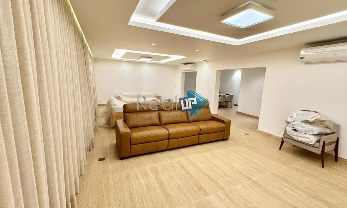 Квартира 212 м²: 3 спальни и 3 ванные комнаты — photo 3