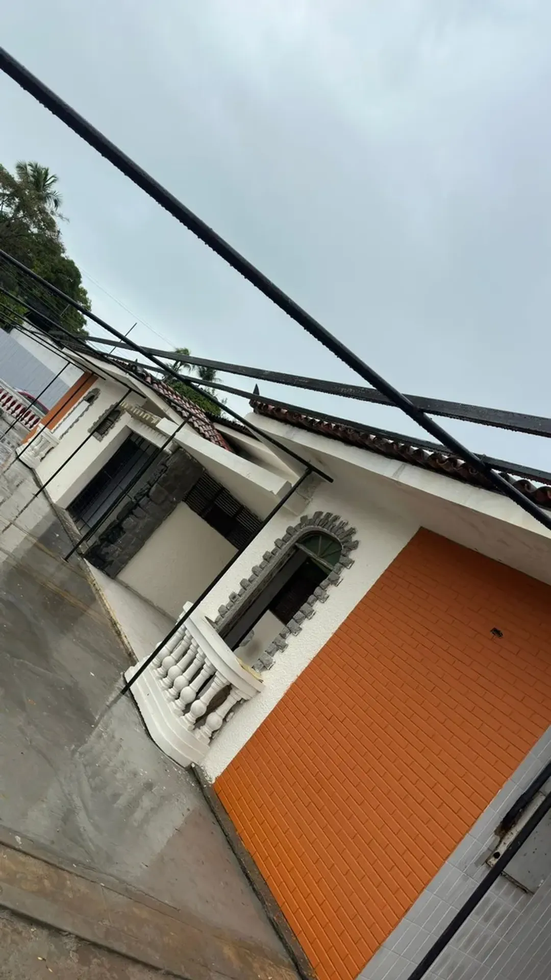 Rental house with 6 bedrooms and 3 bathrooms, 504 m² — photo 3