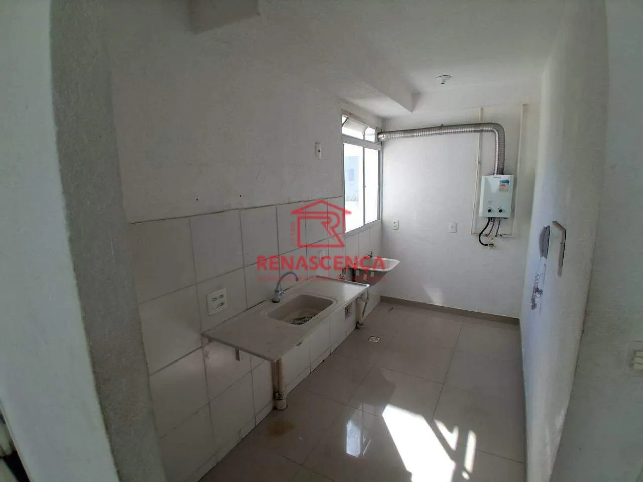 Apartment with closed kitchen and a gas stove