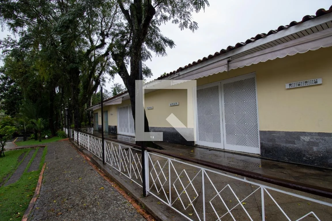 4-bedroom house with a walk-in closet in Rio de Janeiro — photo 64
