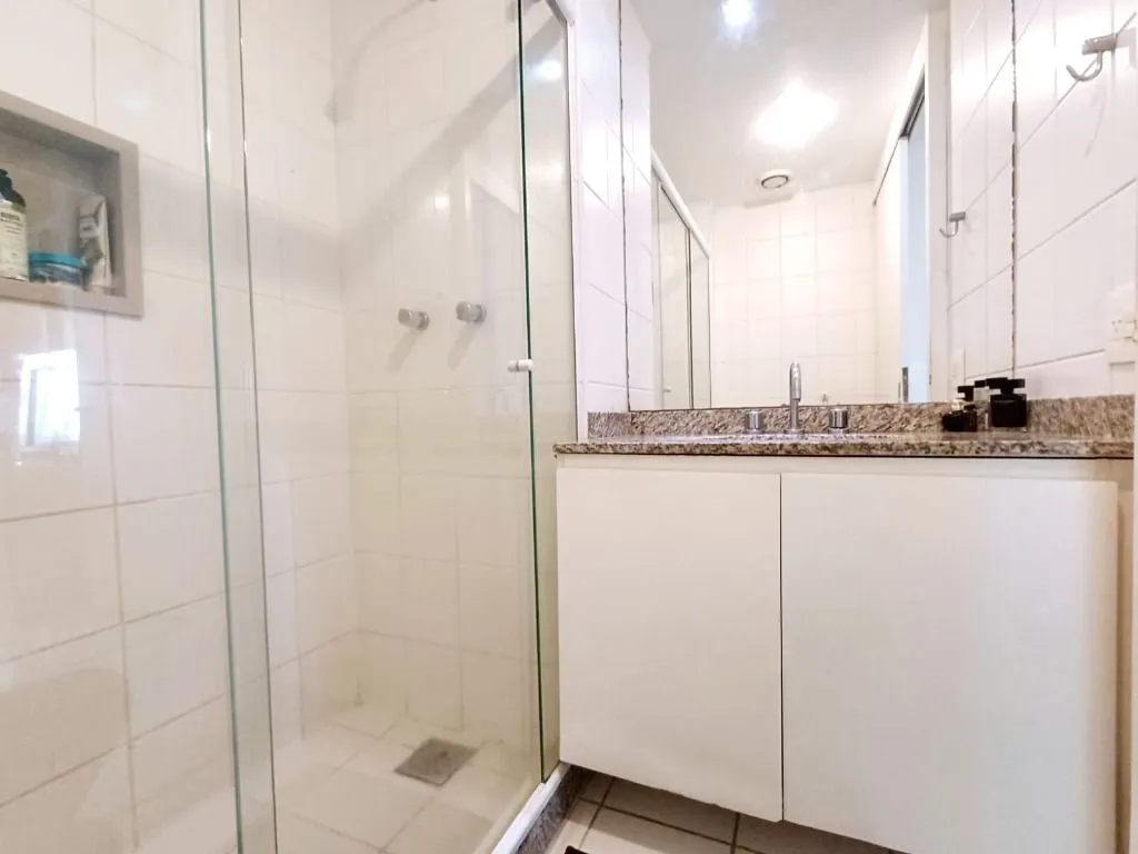 203 m² apartment with 3 bedrooms and enclosed balcony — photo 27
