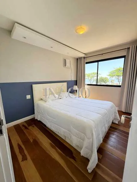 144 m² apartment with a water view and a bathtub