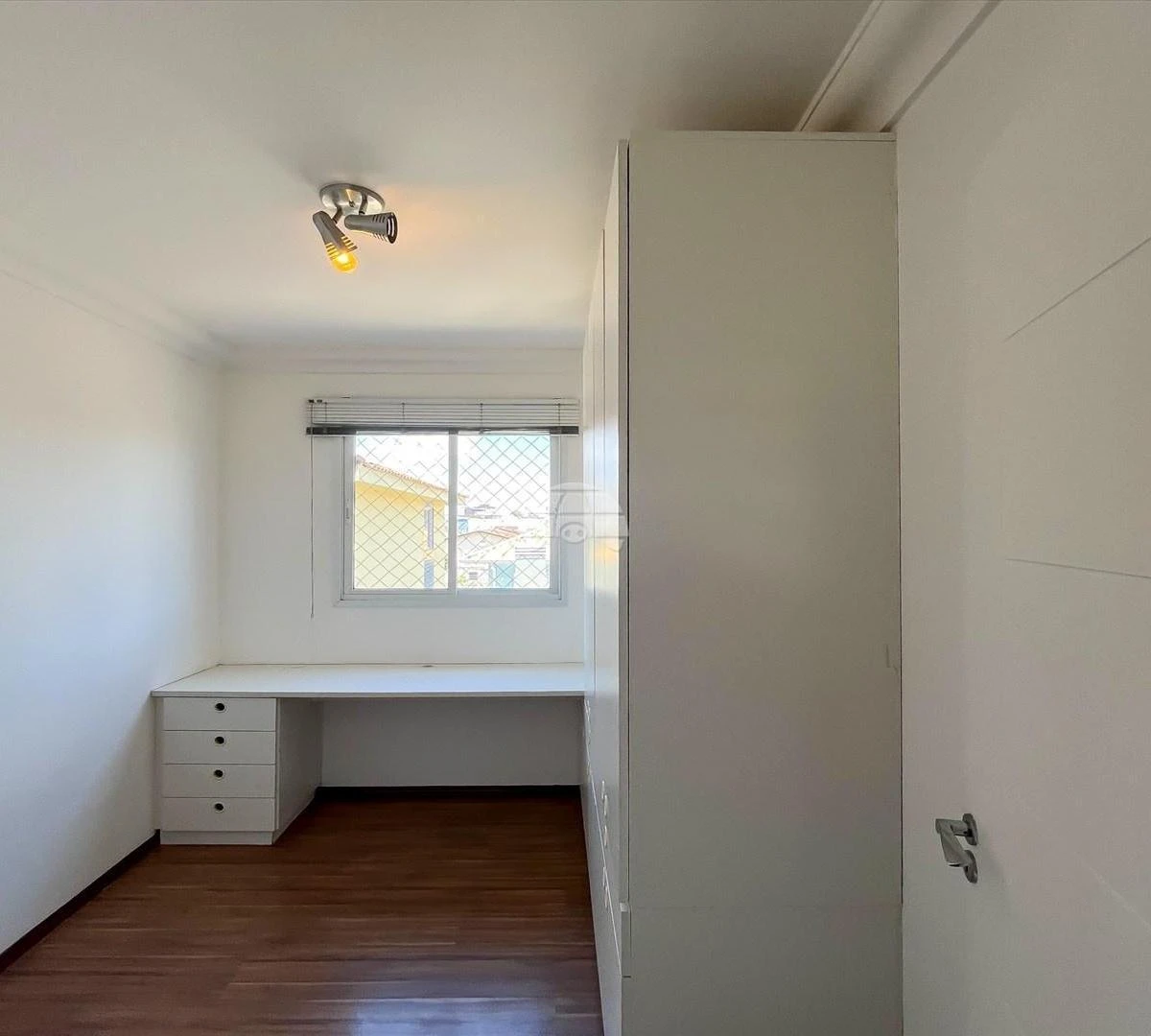 3-bedroom apartment with a home office in Curitiba — photo 5