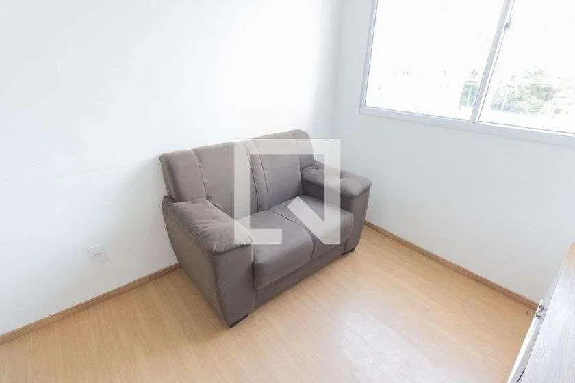 2-bedroom apartment with wood or laminate floors — photo 4