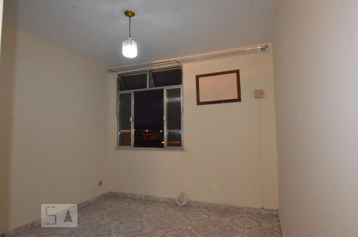 2-bedroom apartment in a building with a gym — photo 13