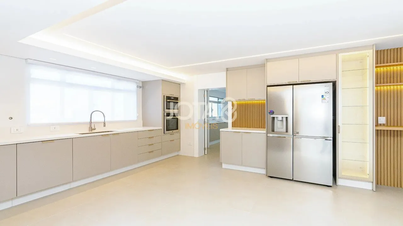 4-bedroom apartment with 607 m² and 4 parking spots — photo 2