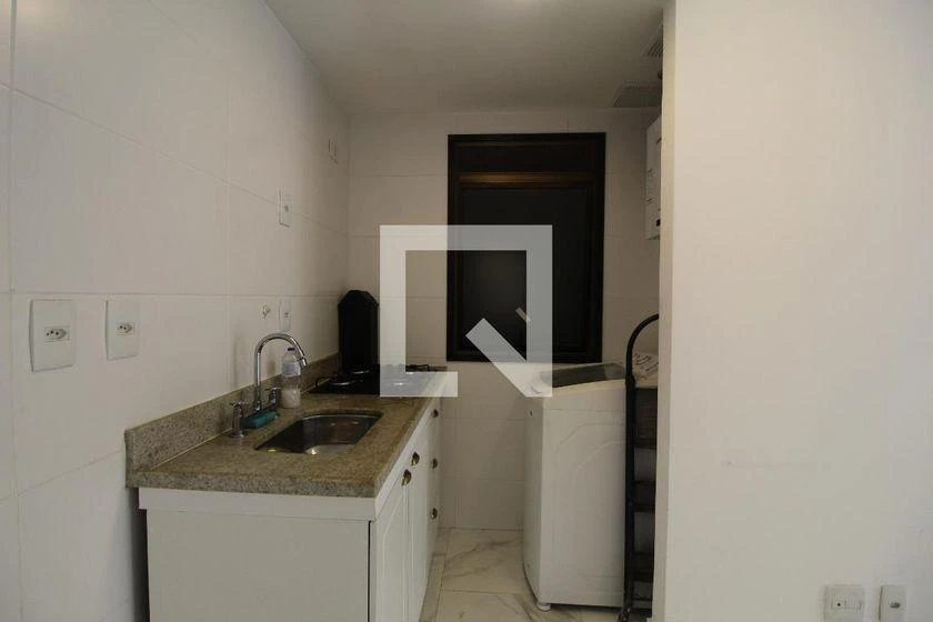 Студия 40 м² со стиральной машиной и застеклённым балконом — photo 11