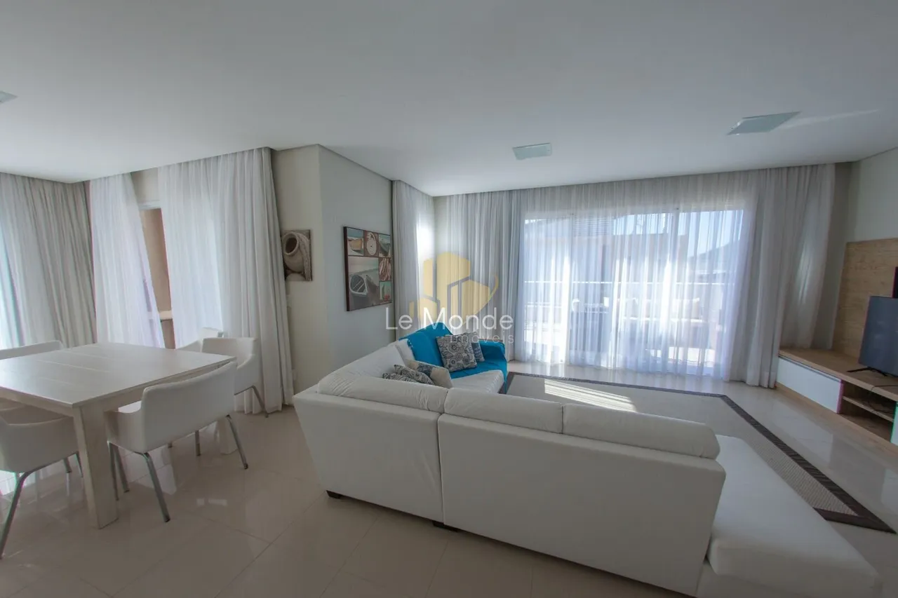 Dúplex con 4 dormitorios y 382 m², cocina amueblada — photo 11