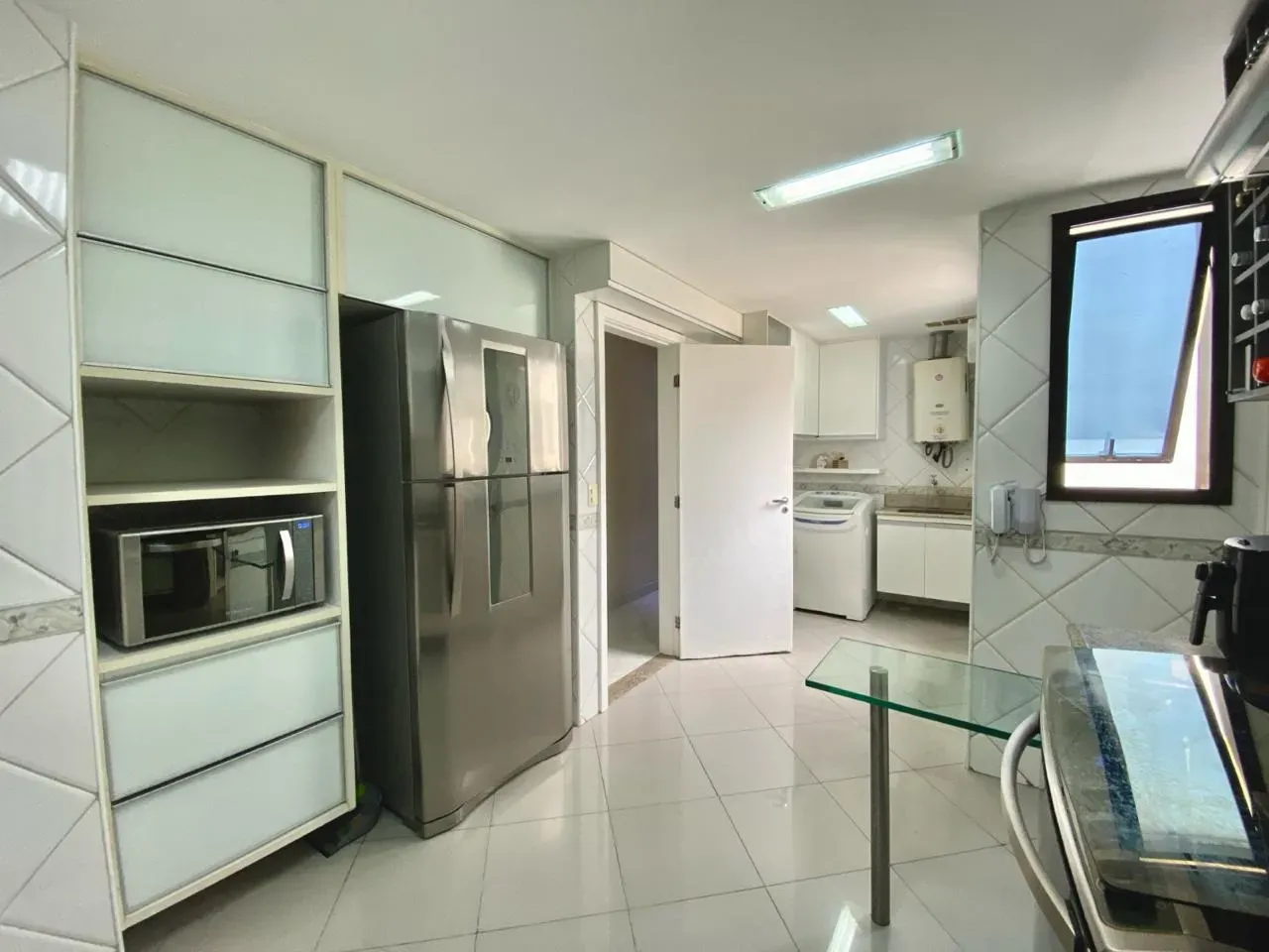 Furnished 369 m² apartment with a closed kitchen — photo 28