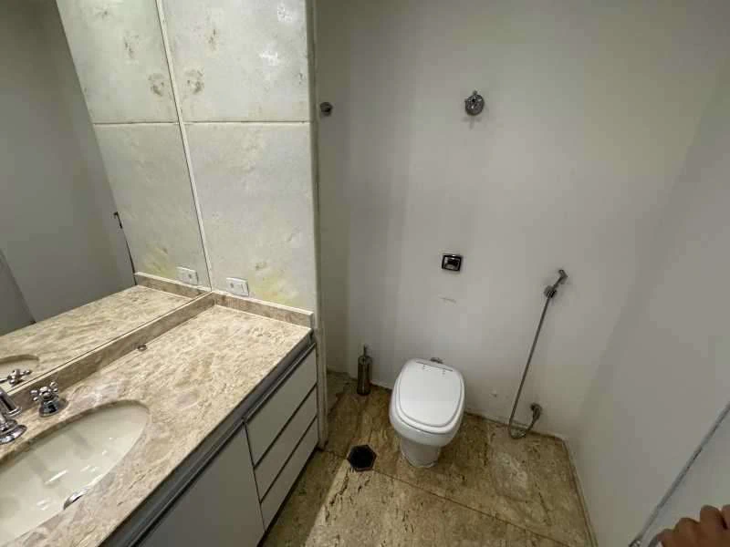 250 m² apartment with 4 bedrooms, 5 bathrooms and 3 parking — photo 2
