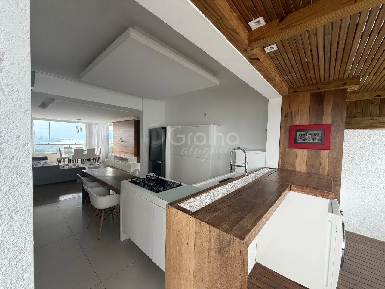 3-bedroom apartment with a bathtub in Florianópolis — photo 7