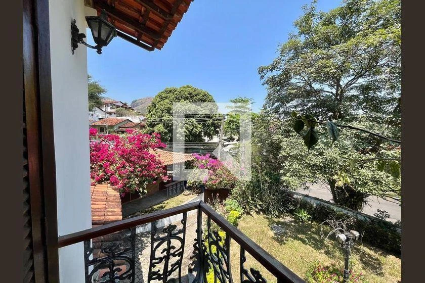Casa de 300 m² com 4 quartos e 2 vagas — photo 36