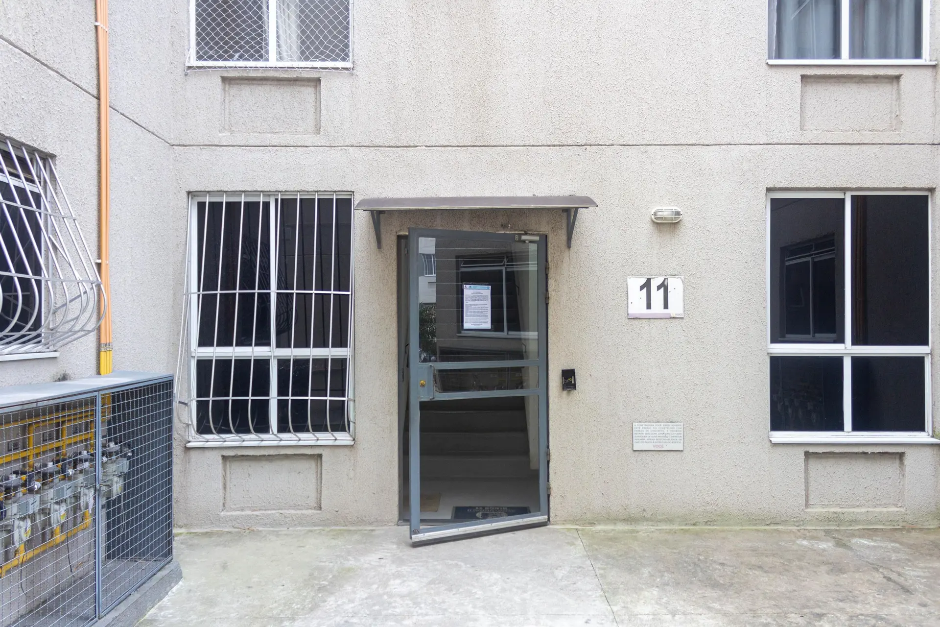 2-bedroom apartment in a building with a pool — photo 16