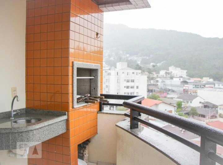 Furnished 3-bedroom apartment with balcony grill — photo 7