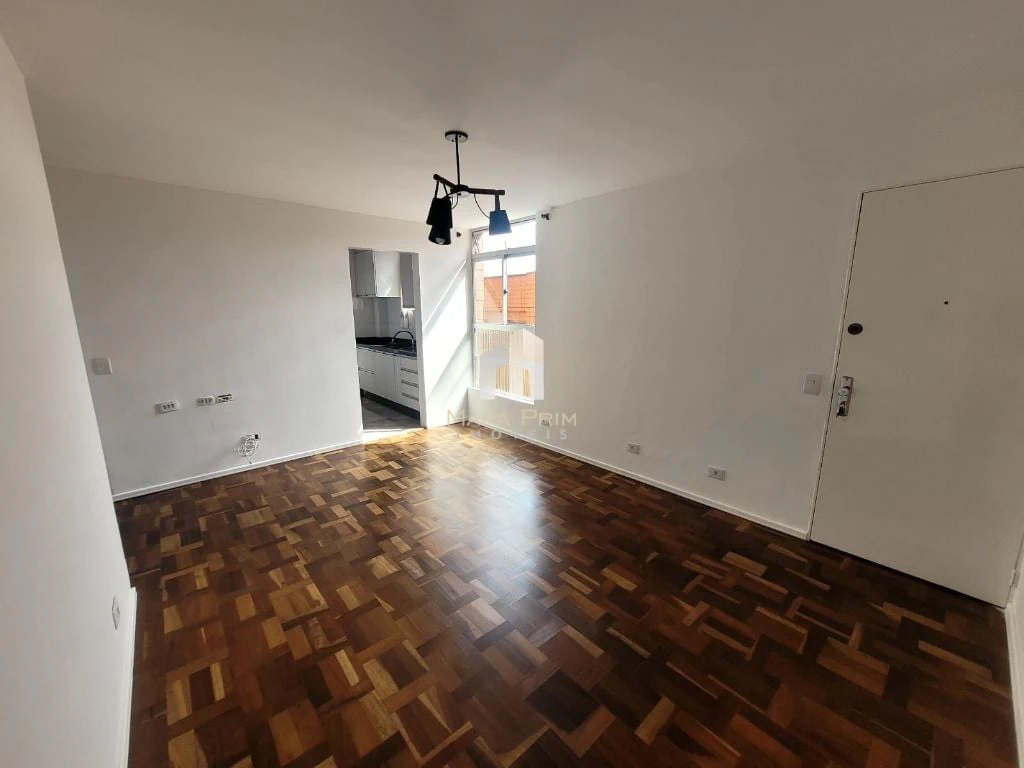 3-bedroom apartment with wood or laminate floors in Curitiba — photo 6