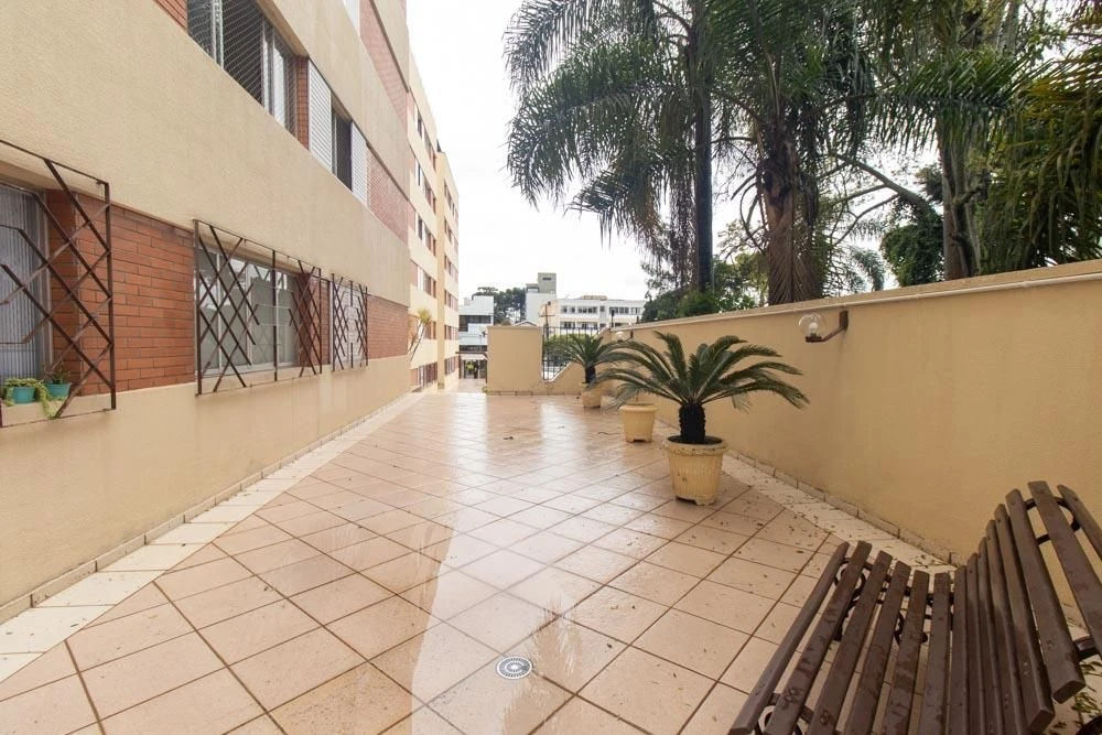 3-bedroom apartment with a home office in Curitiba — photo 16