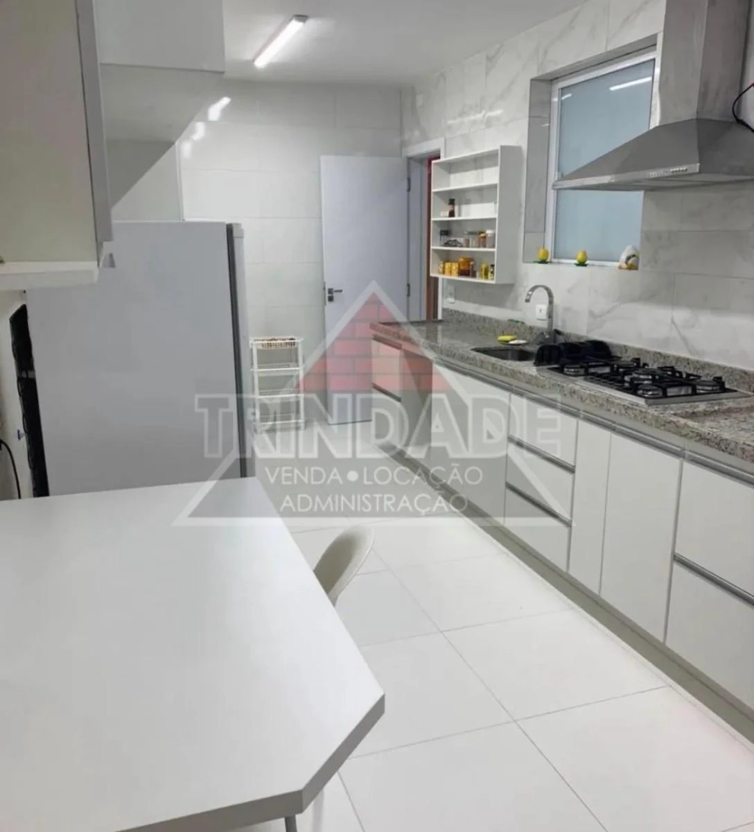 Top-floor apartment with 4 bedrooms, 4 baths and 300 m² — photo 3