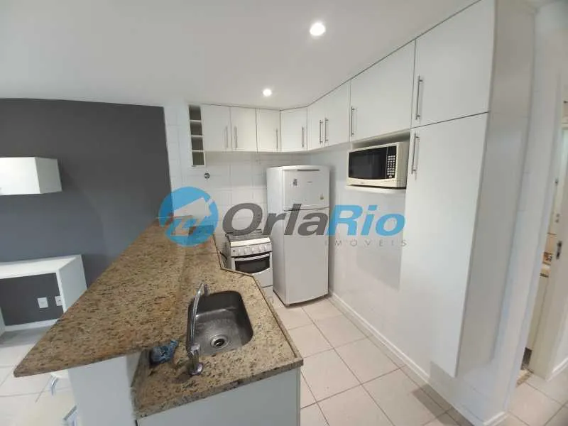 Furnished 1-bedroom apartment with open-plan kitchen — photo 4