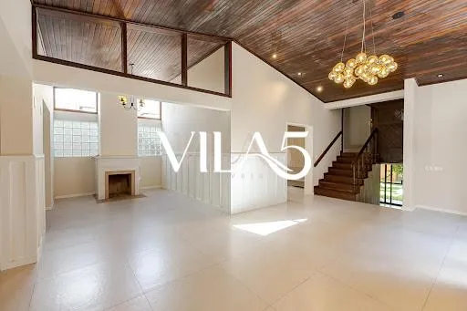 3-bedroom house with a bathtub in Curitiba — photo 24