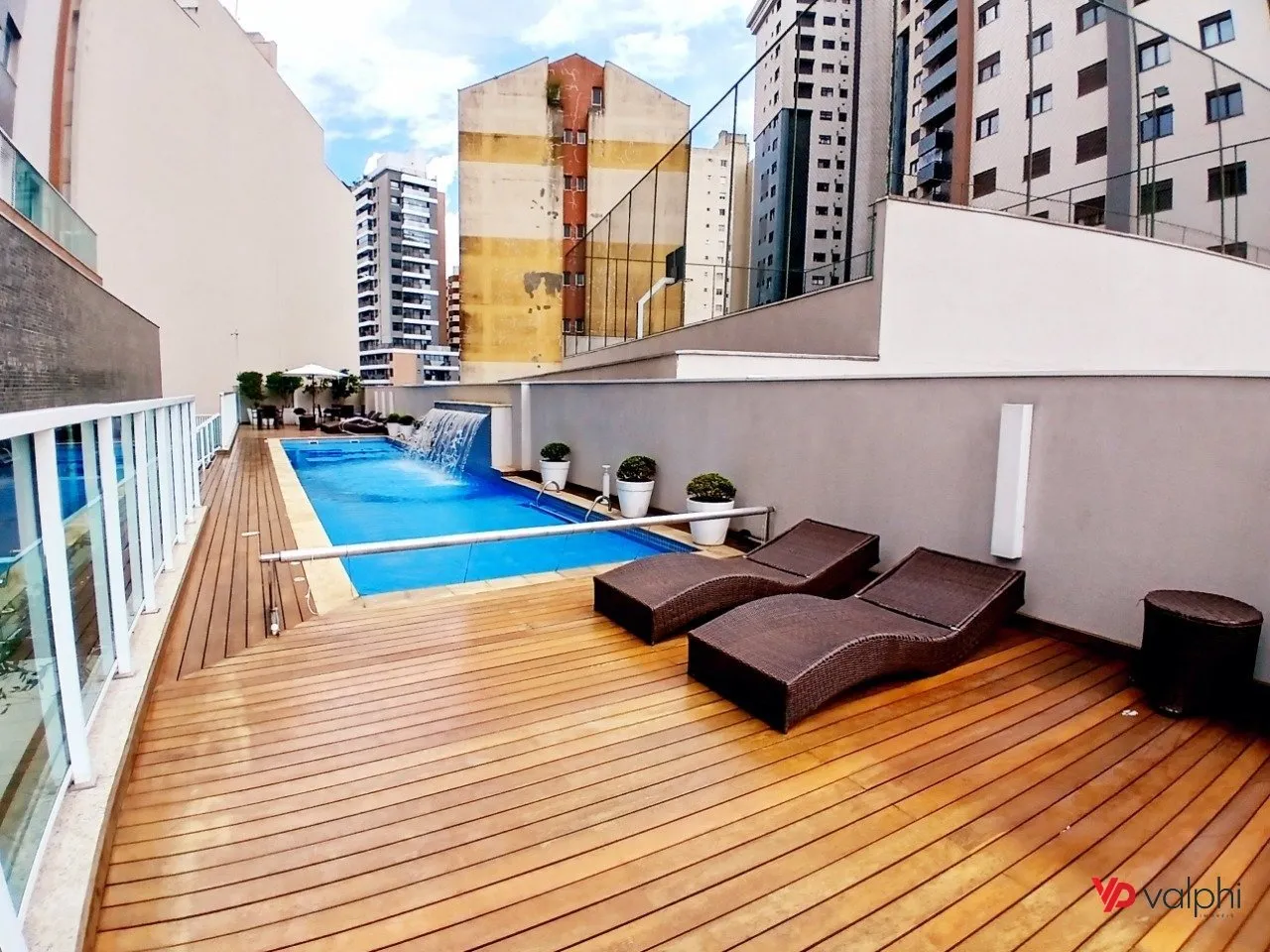 Furnished 2-bedroom apartment with enclosed balcony — photo 50