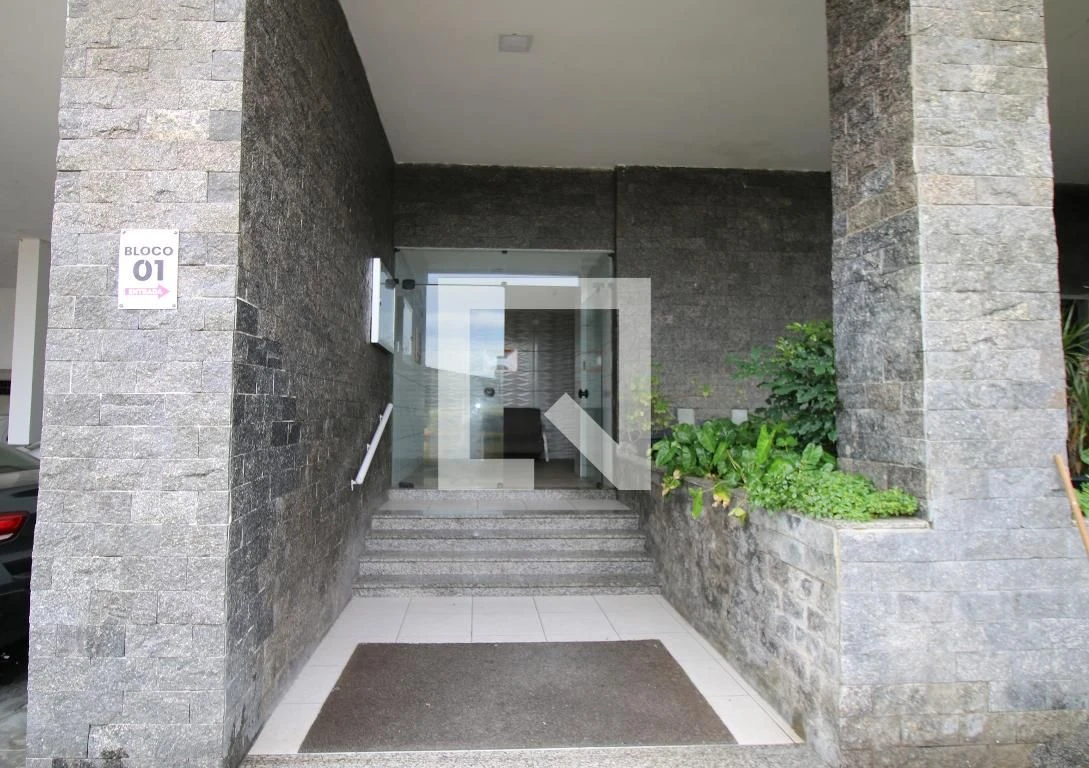 Apartamento mobiliado com 2 quartos e jardim privativo — photo 2