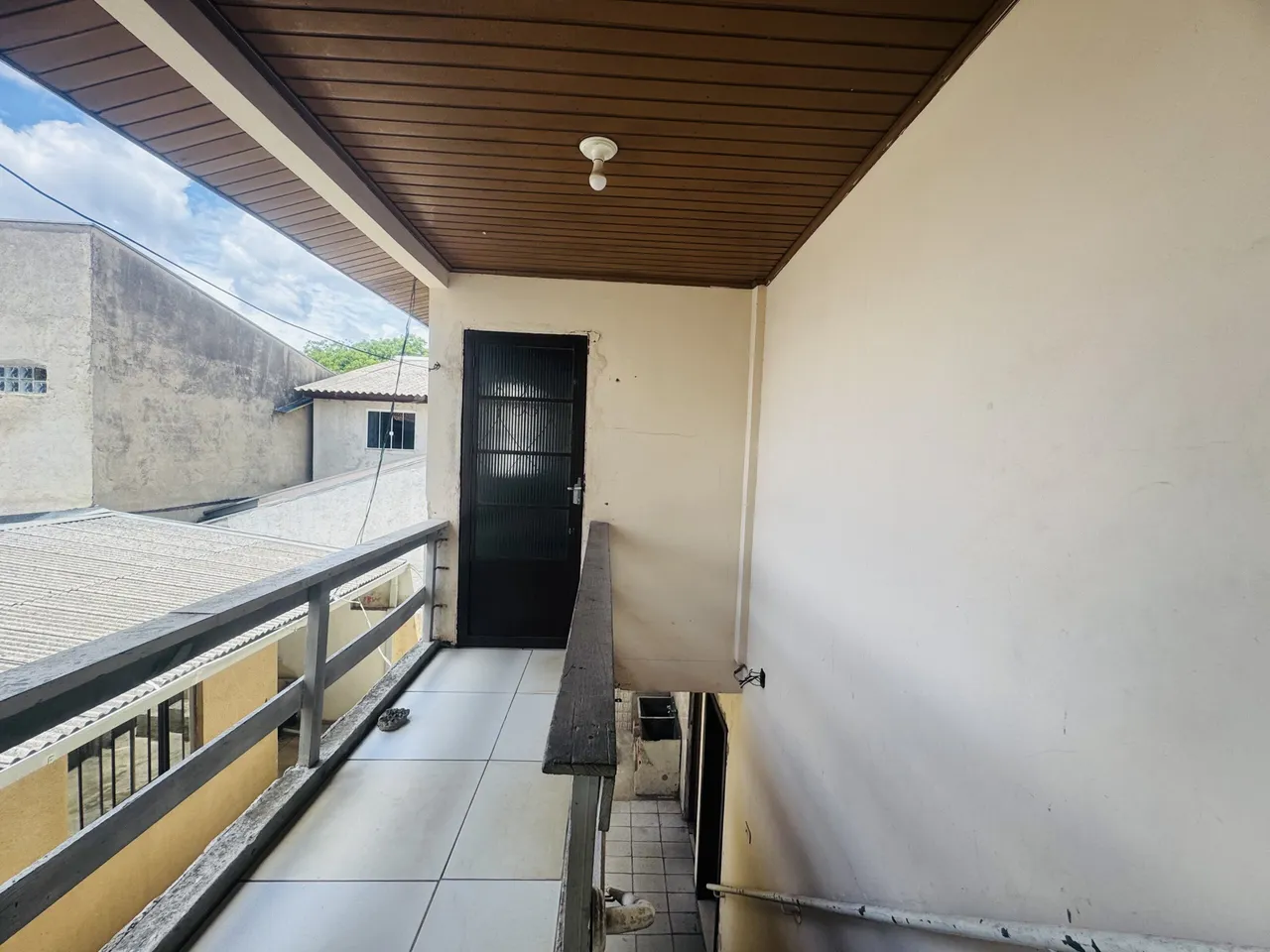 Rental house with 2 bedrooms and a balcony — photo 11