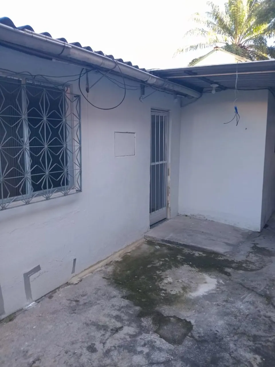 House with a closed kitchen and a gas stove — photo 13