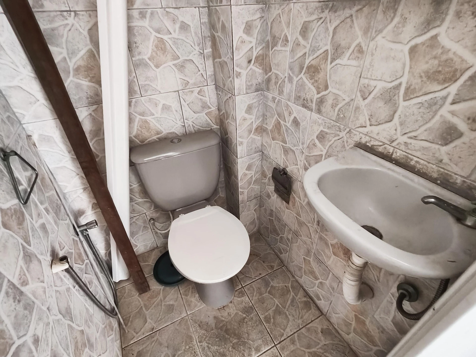 2-bedroom apartment with 2 bathrooms and mountain views — photo 17